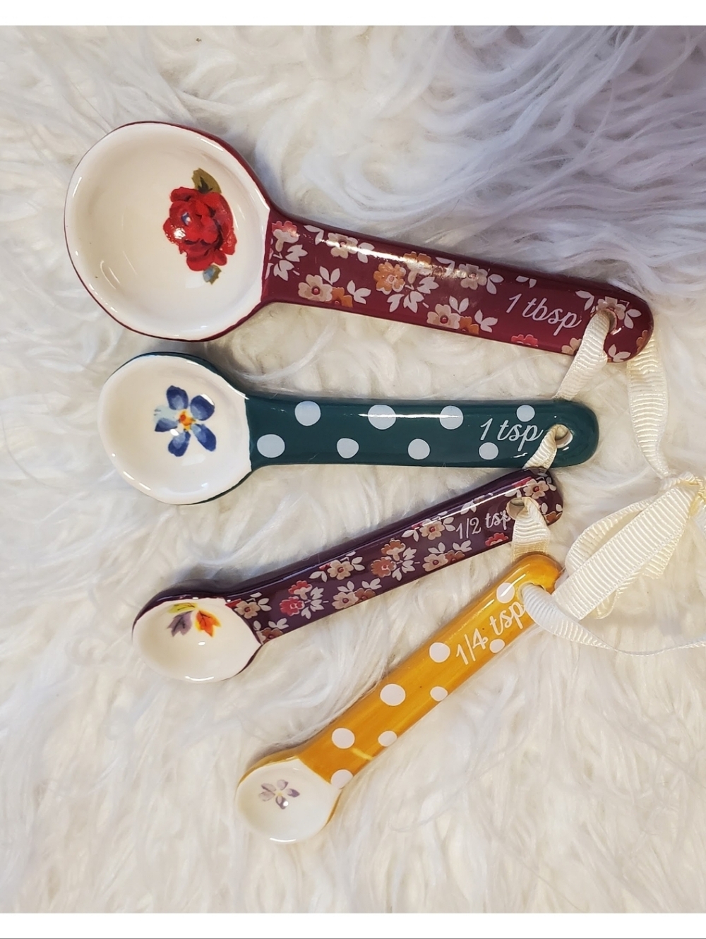 New Set of Pioneer Woman Measuring Spoons and Cups - Picture 9 of 11